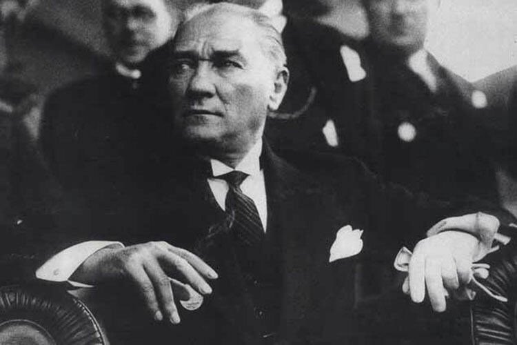 Vefatının 82. yıl dönümünde Gazi Mustafa Kemal Atatürk’ü saygı ve minnetle yad ediyorum.