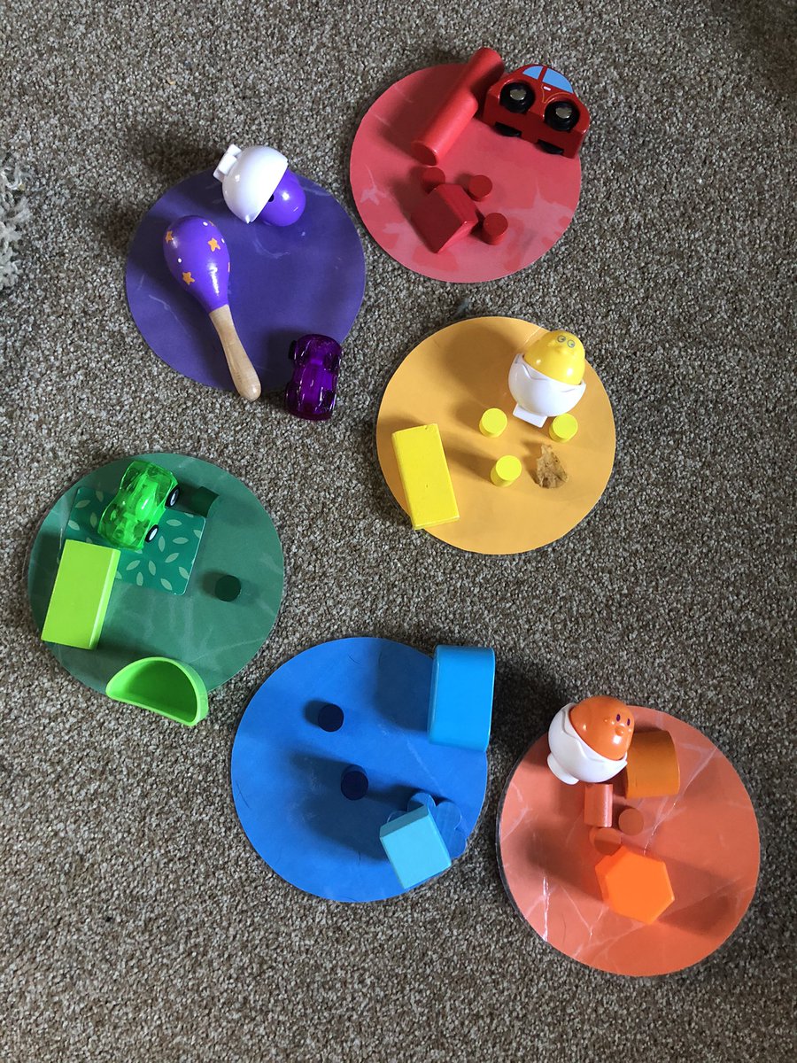 More colour sorting today. Not plastic free but using toys and bits and pieces from around the house. Nothing new bought so still a win 😀 #toddler