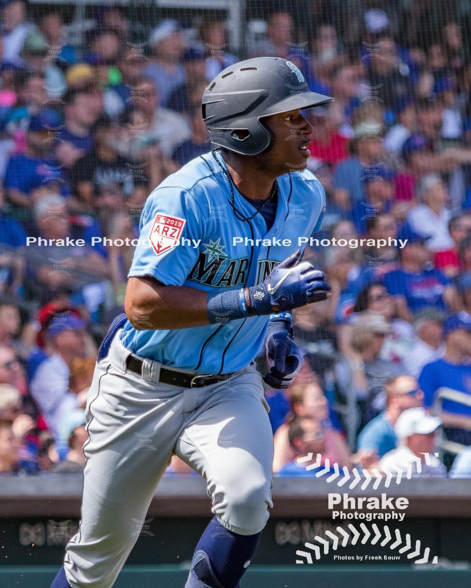 phrakephoto's tweet photo. Kyle Lewis AL Rookie of the year #roy #alroy #mlbroy
#mariners #marinersbaseball #seattlemariners #gomariners #ms #truetotheblue #LosMarineros #MarinersST
@MiLBMariners @SodoMojoFS https://t.co/DkgiHhJIZ4