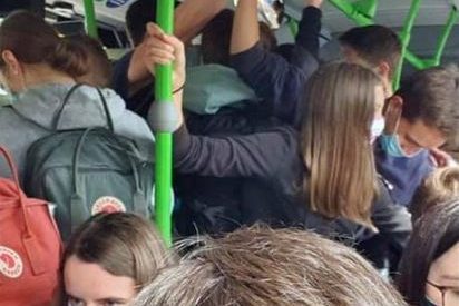 YourNoun's tweet photo. @zeitonline Im Unterricht mit Maske, im Sport ohne Maske, auf dem Schulhof mit Maske und im Bus so.....🤪🤪🤪 https://t.co/SIpmiFl6Sq