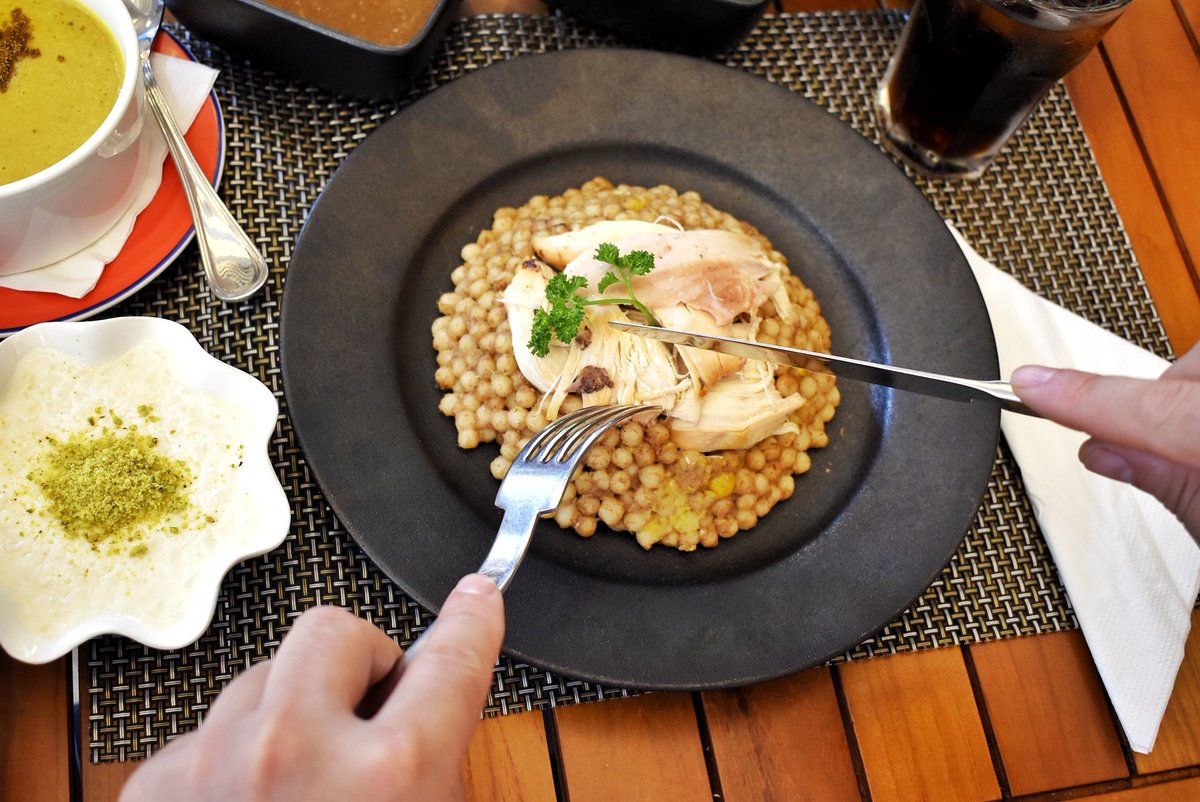 ArabesqueQatar's tweet photo. Satiate your hunger with our delectable 4 course Business lunch for only QR48.

Available from 12nn till 5pm, Sunday to Thursday.  We deliver straight to your table. 

Available for Dine In, Take away and Delivery (FREE Delivery charges) 

☎️ 4409 5271 
#Businesslunch https://t.co/ScG7ADwmDQ