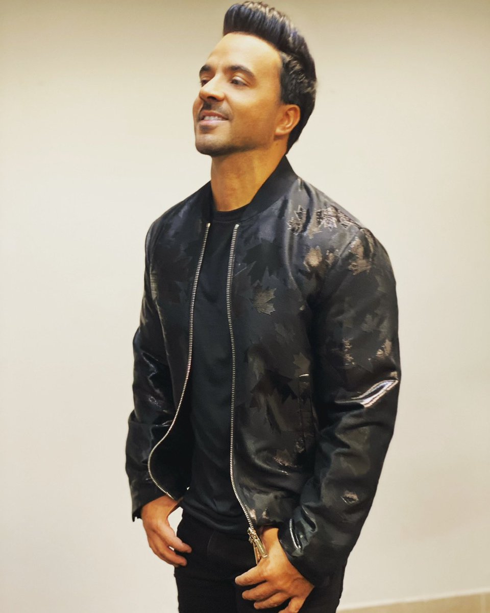 LuisFonsi's tweet photo. Hola me llamo Luis Alfonso pero me dicen Fonsi, un placer ... https://t.co/8rTZphVIZI