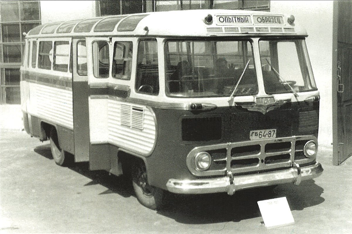 akgs_market's tweet photo. История ПАЗ
ПАЗ-652 — первый опытный образец собран к 7.11.1955 в честь XX съезда ЦК КПСС
Фотографии - Дементьев Д.А.,Марков Н.С. "Автобусы ПАЗ. История и современность: в 2 кн. Книга 1.М., 2013
#ПАЗ #ИсторияПАЗ #AKGSMARKET #АКГС #AKGS https://t.co/QjUd8ABtRp