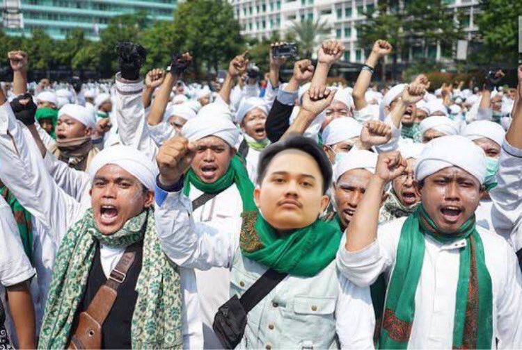 rippamungkas's tweet photo. mengawal https://t.co/XYhrWeJYag