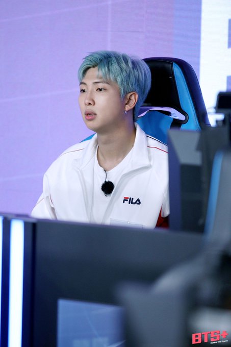 AngieRiCa's tweet photo. 💜Imágenes previas del Run BTS! — Episodio 115 🎮💜
#BTS #RUNBTS115 @BTS_twt https://t.co/ZJwk5X4BdH