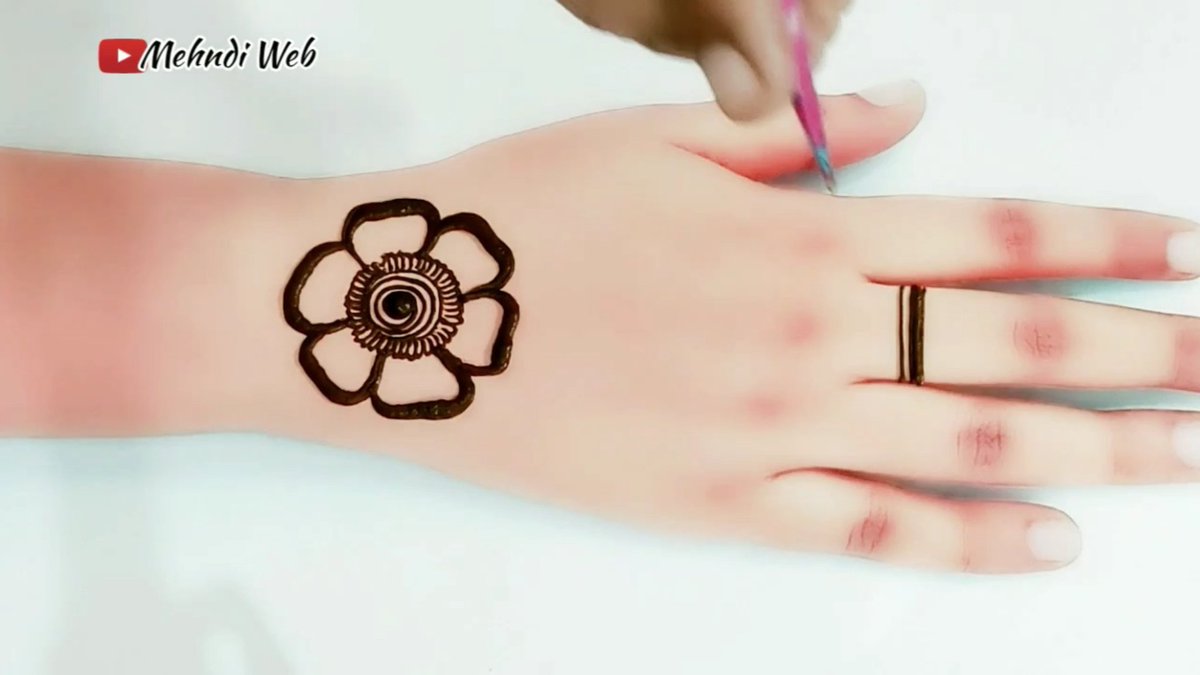 MehndiWeb's tweet photo. Simple mehndi design #shorts
https://t.co/dkiaOIWpud via @YouTube #Diwali https://t.co/IVfD2oDdX9