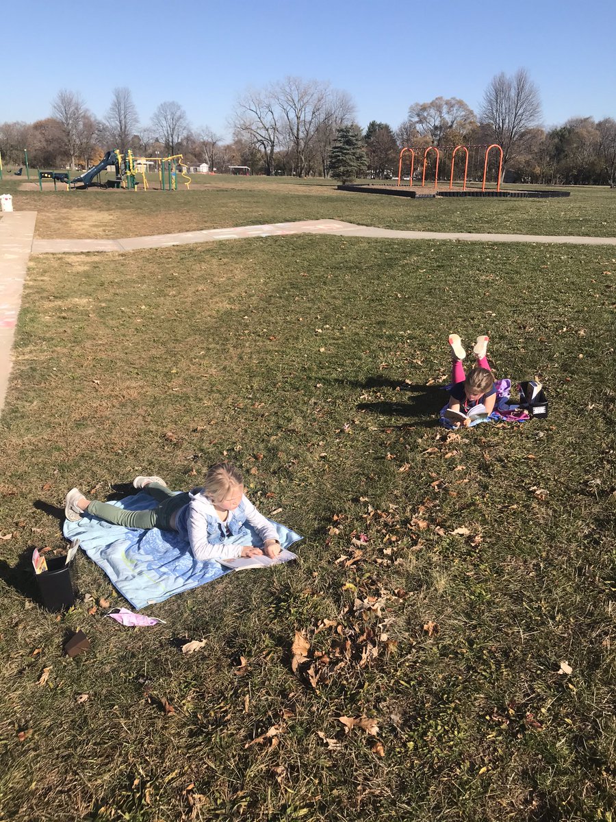 MissFoster2nd's tweet photo. Today we took time to enjoy this beautiful November weather. https://t.co/Th6Y7UGHte