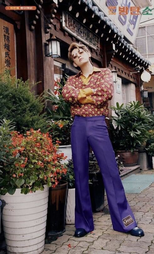 mintillayte's tweet photo. no one can wear this outfit better than tae pERIODT https://t.co/e69blSqZbj