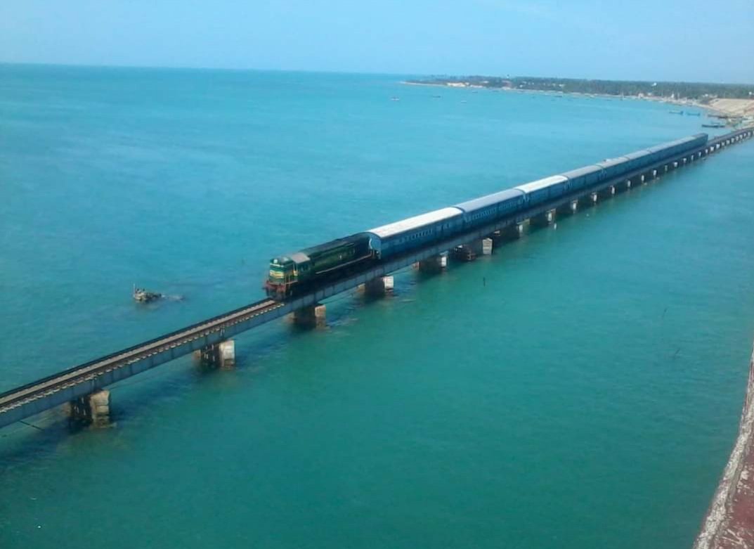 drmmadurai's tweet photo. Now Pamban bridge made fit for train operations &amp; empty rake of special train hauled on the bridge in the wee hours today. தற்போது பாம்பன் பாலத்தில் ரயில் போக்குவரத்து துவங்கியுள்ளது.இன்று அதிகாலை சென்னை-ராமேஸ்வரம் சிறப்பு ரயிலின் காலி பெட்டிகள் பாலத்தை கடந்து சென்றன @GMSRailway https://t.co/ViEi7e5Cn5