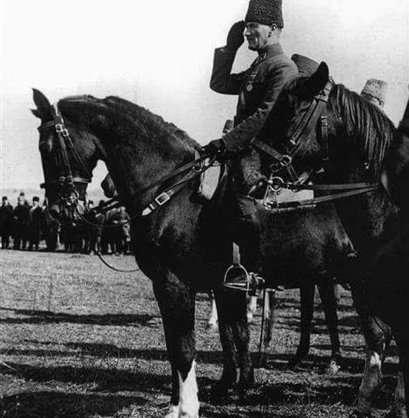 Vefatının 82. yılında 11 Savaş Görmüş Başkumandan Gazi Mustafa Kemal Atatürk'ü Özlem ve Saygıyla Anıyoruz

#Atamİzindeyiz #10kasım