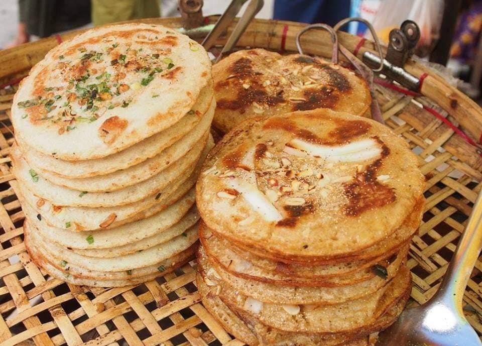 Burmese Pancake (Bein Mont) is a kind of “Burmese Street Snack' made of rice flour, egg, jaggery, etc. and that can be found in every bazaar in Myanmar.🇲🇲 Trust me!! Its chewiness and fluffiness can make you feel like walking on clouds. 😍☁ #MyanmarBeEnchanted Photo Credit