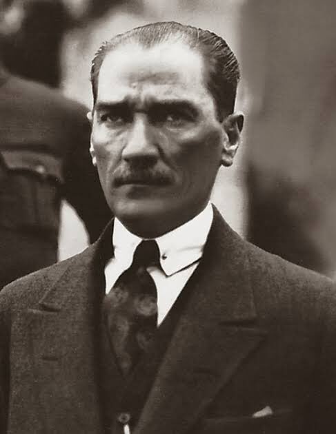 Ulu Önderimiz Mustafa Kemal Atatürk'ü Saygıyla ve Özlemle Anıyoruz.
#MustafaKemalAtatürk #10Kasım