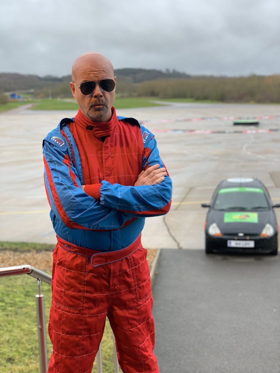 ChrisMoyles's tweet photo. Happy Birthday to my friend, colleague, meteorologist and ace news reader @domisatwit 
#HappyBirthdayDon https://t.co/8xfBQsrTm5