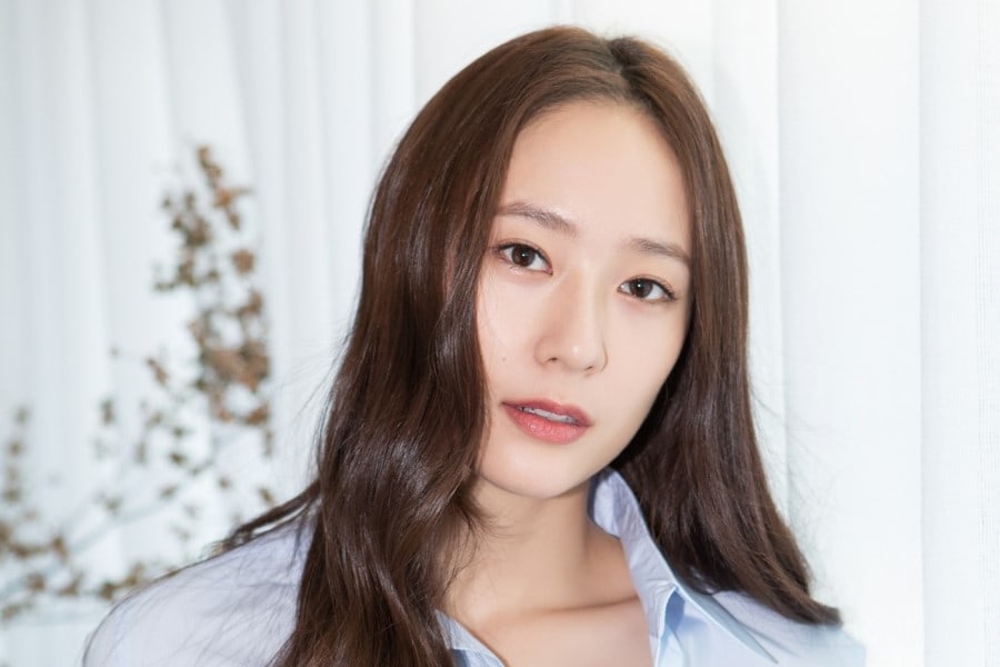 SoompiSpanish's tweet photo. #Krystal habla sobre esperanzas para reunión de #fx, dificultades para interpretar a un personaje de embarazada, y más https://t.co/K8oJA81zgL https://t.co/eB7wJR8jTC
