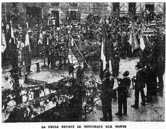 16. C’est le cas aussi de François Laurent, le seul fusillé, des  @cotesdarmor22 réhabilité en 1934. Une cérémonie a lieu la même année devant le monument aux morts de à Mellionnec.