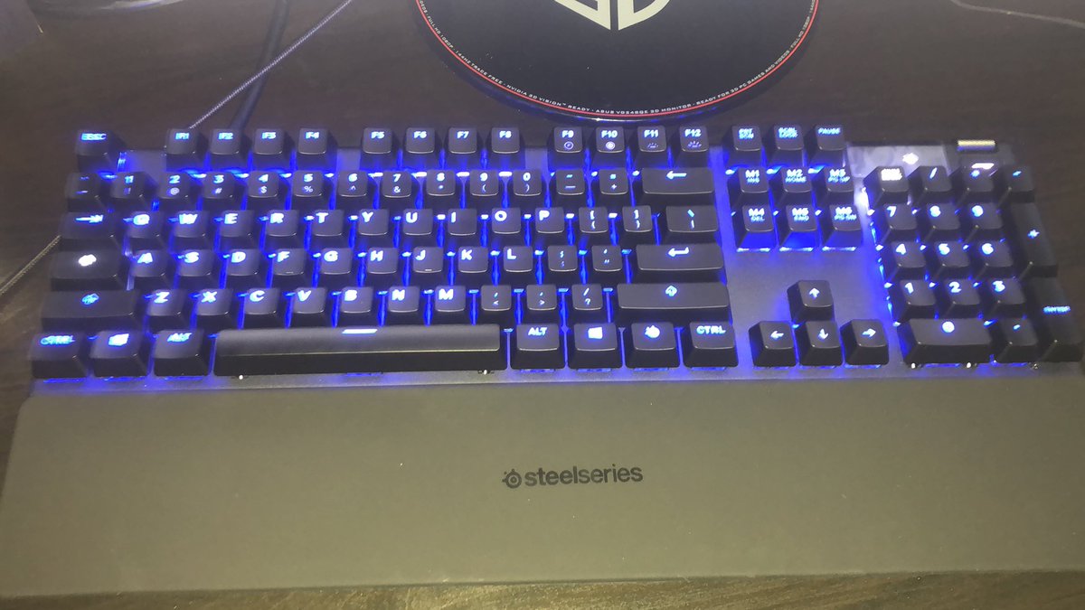 ricky_alpha's tweet photo. My new @SteelSeries I just picked up 10/10! 🔥 https://t.co/Ir8X4c3LPy