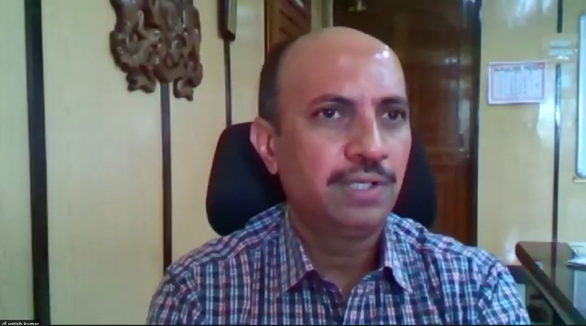 WCSIndia's tweet photo. Mr Yatish Kumar, Chief Conservator of Forest in @aranya_kfd, played a vital role in Bhadra #voluntaryrelocation programme seen as a model in the country. Drawing from his vast knowledge &amp; experience in #conservation &amp; #ProjectTiger, he's addressing our #IFS training participants. https://t.co/n54wblajYb