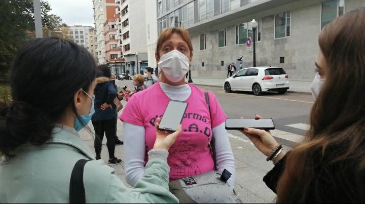 AUXsadAsturias's tweet photo. Ayer nuestra compañera en la rueda de prensa para la concentración del miércoles en defensa de los servicios públicos 💚💚
#SADpublicoya
#PliegosFarragosos
#SADenfadado
#SADenLucha https://t.co/WWYrLtOpK7