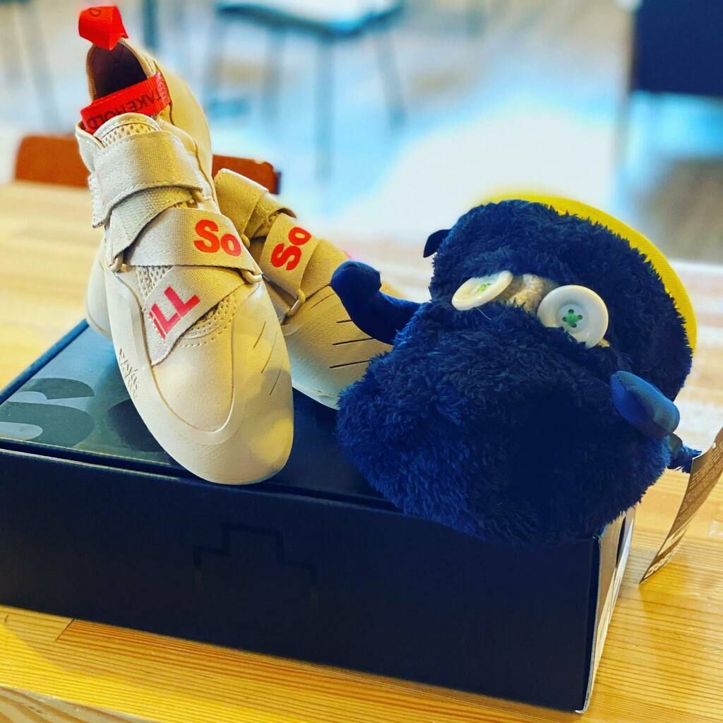 un_rocher's tweet photo. ＡＹ様、ご依頼頂いた商品本日到着しております。
ご来店お待ちしております❣️
#unrocher #アンロシェ #お取り寄せ #soill #ARISE #8bplus #クライミング #ボルダリング https://t.co/sIFSmYTA59