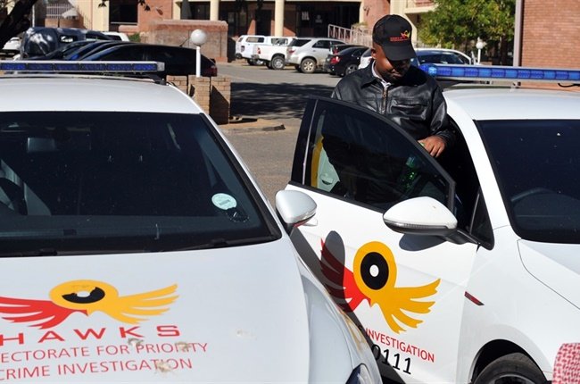 _ArriveAlive's tweet photo. Two senior Hawks officers and a former officer arrested  https://t.co/NwDoagvmwN

#ArriveAlive #FormerOfficer #Hawks https://t.co/GbOEcxeKzd