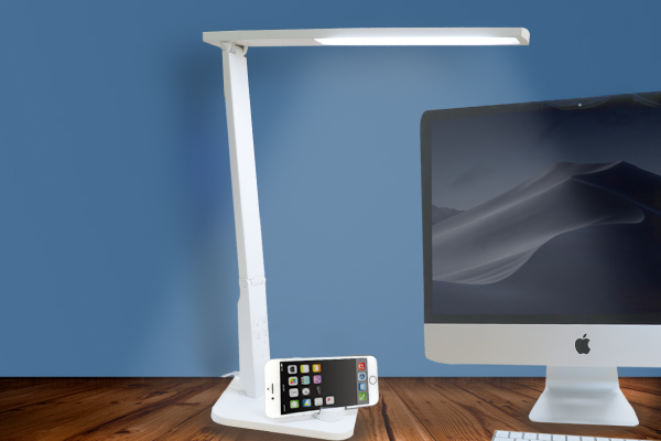 テレワークに最適なデスクライト～！！
ZOOM会議に重宝する「映え機能」付きなので、
とっても頼りになります(#^^#)
healingled.com