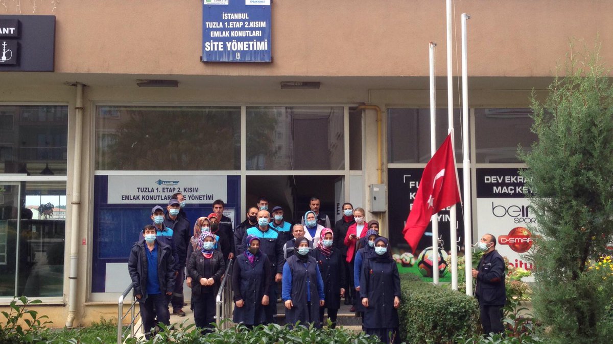 emlakkonut2's tweet photo. Cumhuriyetimizin kurucusu Ulu önder Atatürk'ü saygı ve rahmetle anıyoruz.. https://t.co/ZPS6iy8ZPR