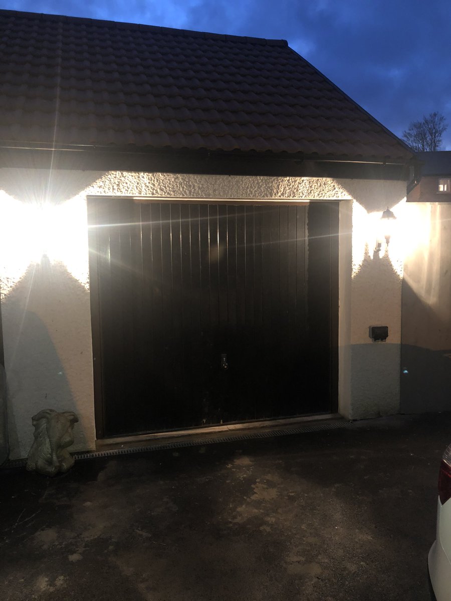 switchstart's tweet photo. Nice little Sunday job lighting up the driveway and garage entrance #electrician #cardiff #niceic #Garage #outsidelights #lighting https://t.co/ZHyozjFZ2U