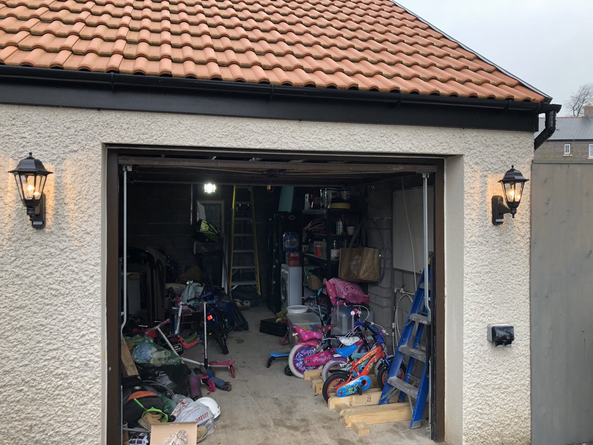 switchstart's tweet photo. Nice little Sunday job lighting up the driveway and garage entrance #electrician #cardiff #niceic #Garage #outsidelights #lighting https://t.co/ZHyozjFZ2U