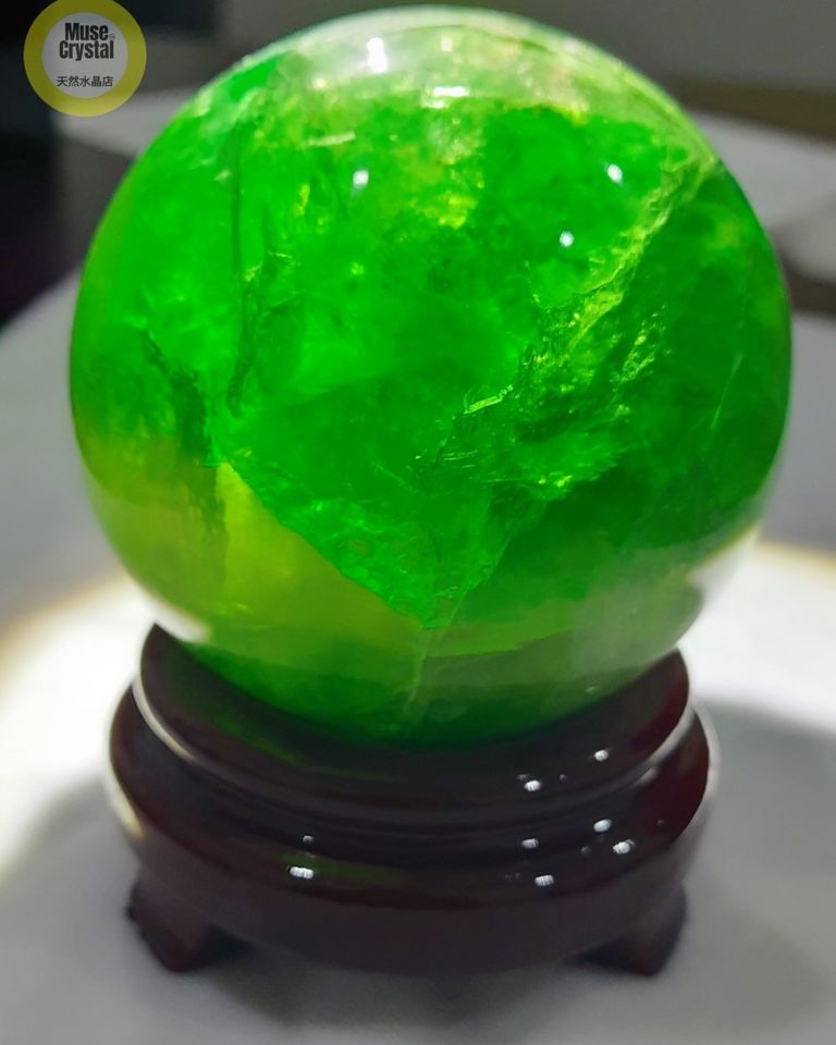 musecrystalBK's tweet photo. 风水摆件之天然绿萤石水晶球 Green fluorite
https://t.co/5wXTTxbcxJ
#Crystal #bracelets #Naturalcrystal #Fashion #jewelry #giftshop #Crystalshop #musecrystal #CrystalMalaysia #beauty #Chakras
#首饰 #时尚 #天然水晶 #礼品店 #宝石 #天然正品 #马来西亚水晶 #水晶批发 #水晶 #绿萤石 https://t.co/7944LRmDHb