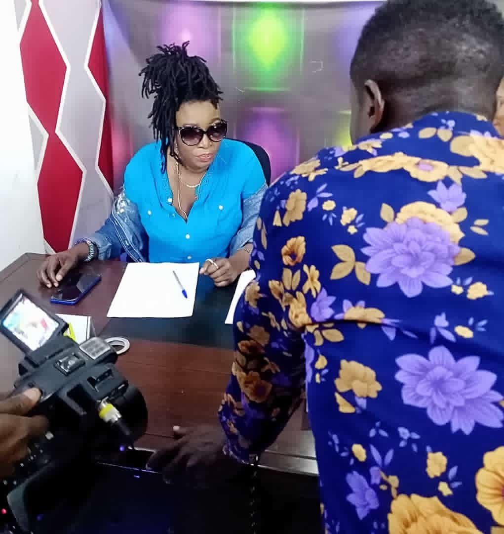 kumi_alfred's tweet photo. Work time with the gh rap GODDES @Ohemaa_dadao #EricaXElitesMag #WontumiSports #FocusMediaGh #ohemaadadao https://t.co/YqnXkQtydu