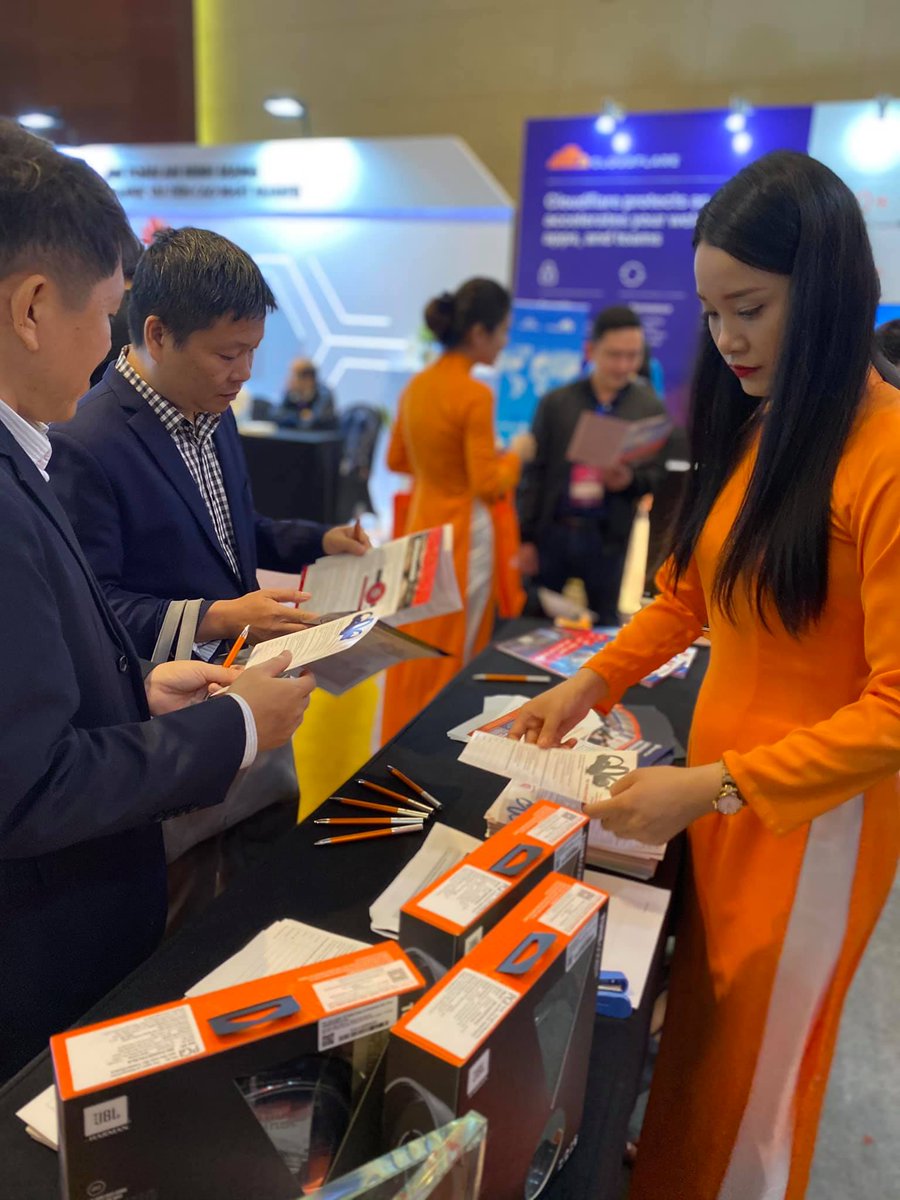BeyondTrust's tweet photo. It was great to see some normalcy return to our lives at the #VietnamSecuritySummit today! 3 lucky winners went home with JBL wireless headphones, and the crowd loved Ajay Kumar's session, delivered all the way from Singapore.
#IECGroup #cybersecurity #infosec #pam #BeyondTrust https://t.co/Qu72tfjDvb