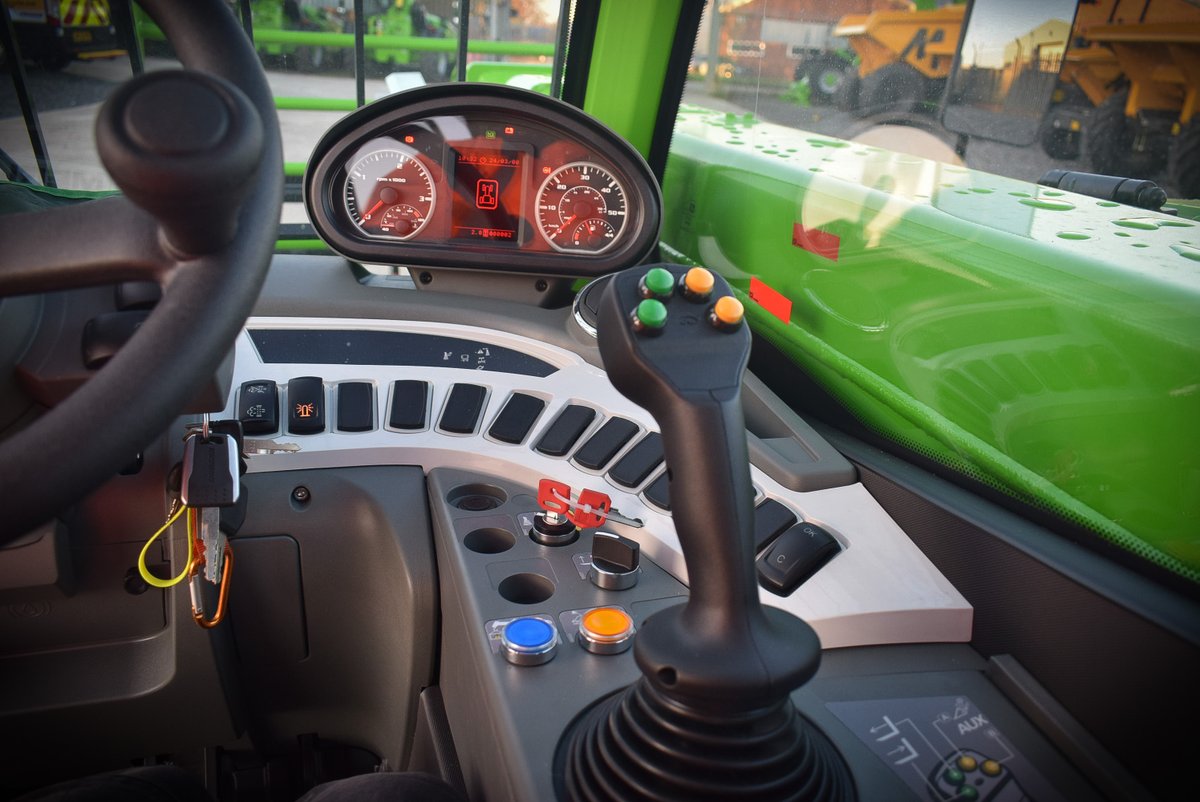 IN STOCK! #MERLO P27.6 Compact #Telehandlers 

1.86 m wide and 1.96 m height, this telescopic handler offers unparalleled manoeuvrability and accessibility, lifting up to 2,700 kg and reaching a lift height of 5.9 m.

For more info, call us on 01278 451 601