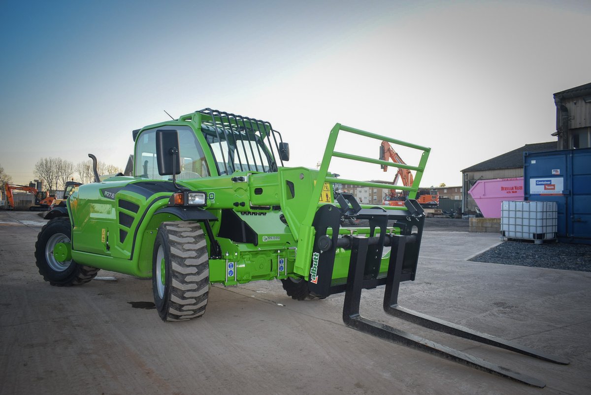 KellandsPlant's tweet photo. IN STOCK! #MERLO P27.6 Compact #Telehandlers 

1.86 m wide and 1.96 m height, this telescopic handler offers unparalleled manoeuvrability and accessibility, lifting up to 2,700 kg and reaching a lift height of 5.9 m.

For more info, call us on 01278 451 601 https://t.co/WqfgFquu5b