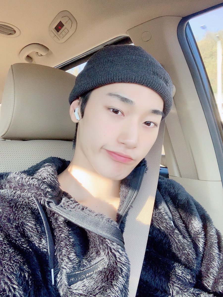 ATEEZofficial's tweet photo. [#산] 샤인머스캣이 먹고 싶은 날씨예요❤
#ATEEZ #에이티즈 https://t.co/pzM5GGqUhB
