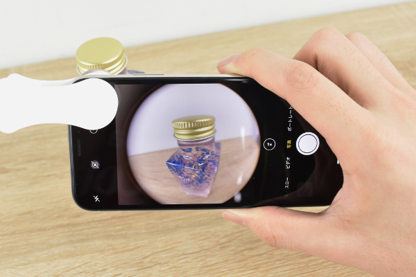 getnavi_onepub's tweet photo. 以前、本誌の付録にあったような、クリップ型の外付けスマホレンズ。
魚眼とか、3種類のレンズを付け替えられるので、トイカメラっぽく遊べてイイ感じ📸
#東急ハンズ #Humee #スマホアクセサリー https://t.co/D0CBPenLgQ