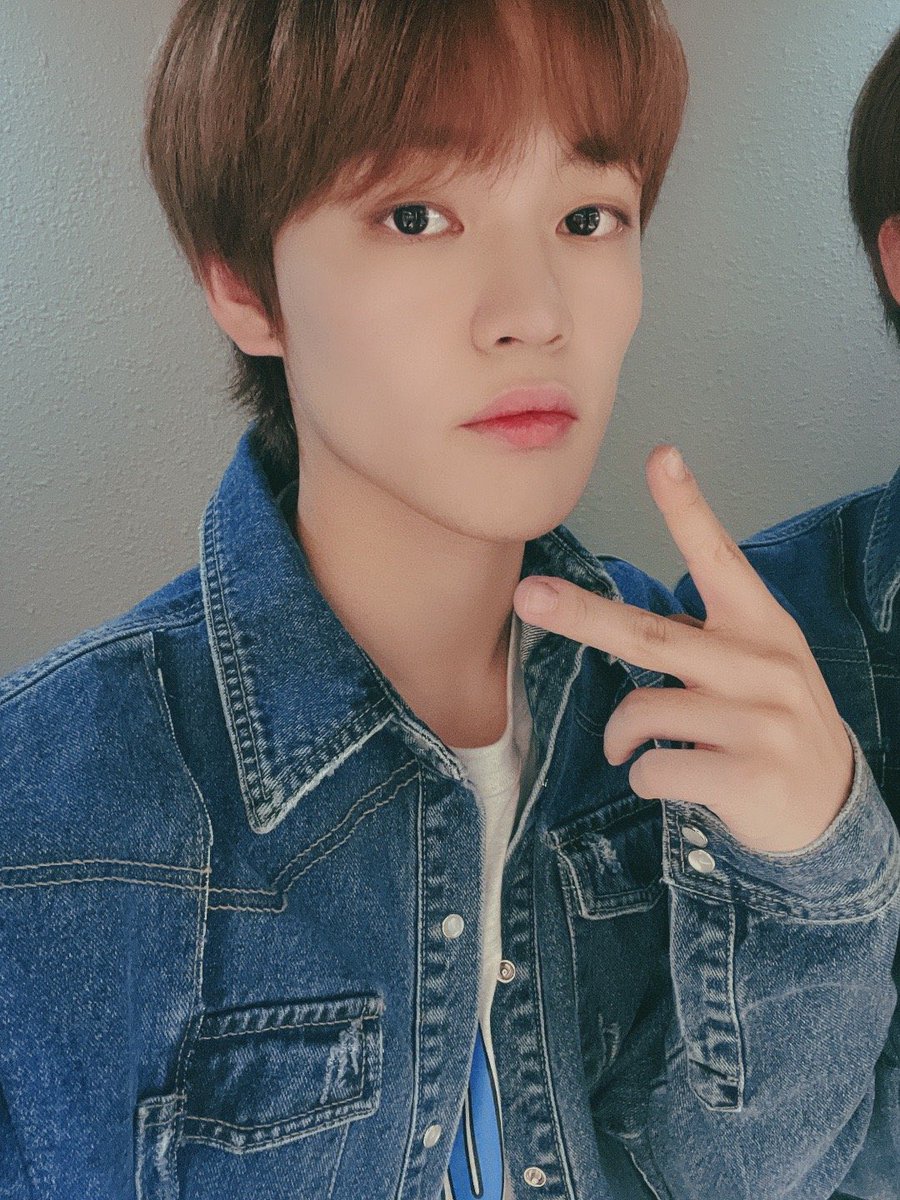 ncthall's tweet photo. 201110 KHCHENLE WB

化完了￼换了张脸哈哈哈哈哈哈

https://t.co/U9DfxK5Q2I

#천러 #CHENLE #NCT #NCTDREAM @NCTsmtown @NCTsmtown_DREAM https://t.co/MdaECpbSuE