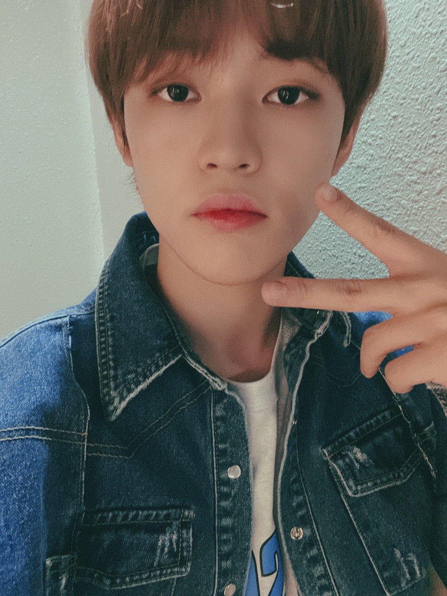 ncthall's tweet photo. 201110 KHCHENLE WB

化完了￼换了张脸哈哈哈哈哈哈

https://t.co/U9DfxK5Q2I

#천러 #CHENLE #NCT #NCTDREAM @NCTsmtown @NCTsmtown_DREAM https://t.co/MdaECpbSuE
