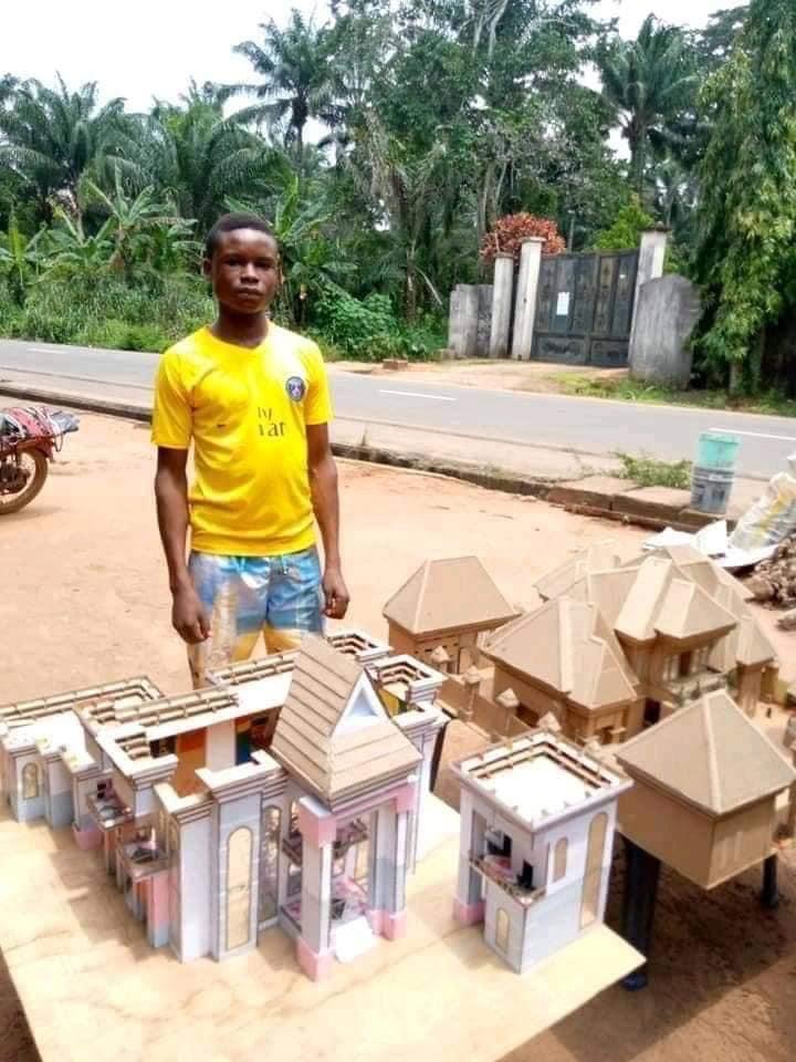 IgboHistoFacts's tweet photo. Wow!
Obinna, a young talented boy of 15yrs from Ezinifite Aguata constructed this amazing work with carton.
Let's Retweet till he meets his destiny helper ๐ https://t.co/fP5PBJibdi
