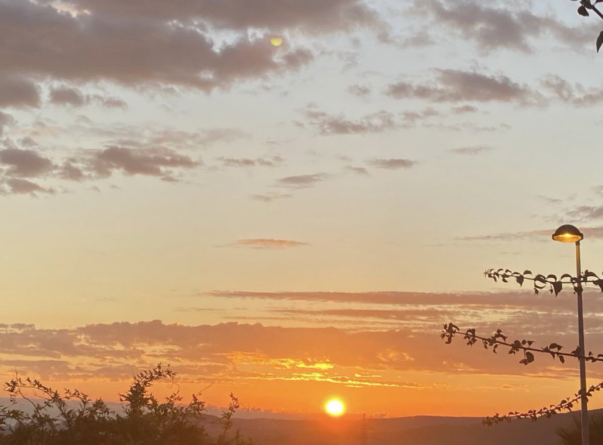 BinBuddyes's tweet photo. We love our early starts because we get to watch the sunrise everyday! 😁 #Gatadegorgos  (#Javea #Moraria #Orba #Ondara #Denia #Teulada #Pedreguer) @BinBuddySpain #BinBuddySpain https://t.co/ojjvdiqM9d