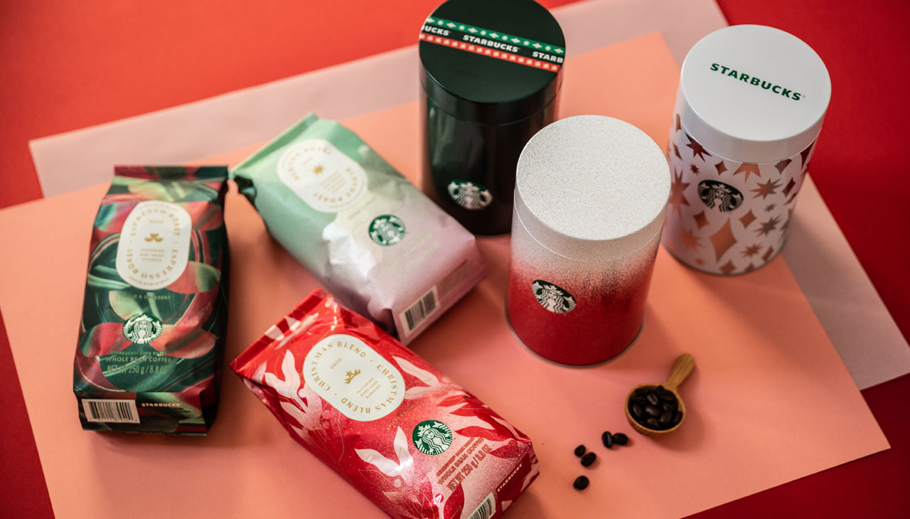 スターバックス コーヒー 11 11 水 から店舗でスタート スターバックスクリスマスブレンド など 対象商品をご購入のお客様にオリジナルデザインのキャニスター缶をプレゼント 3種類の中からお選びいただけます 詳しくはこちら T Co