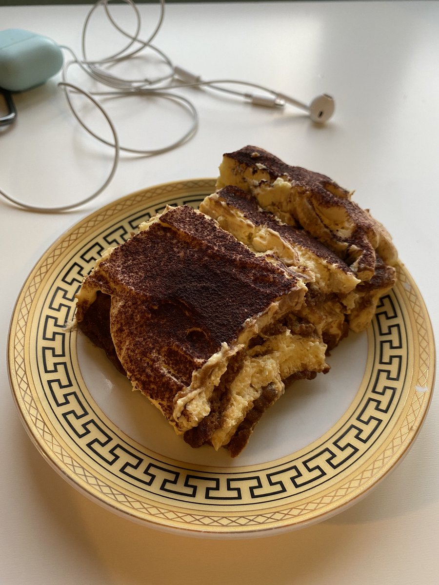 vicus_ya's tweet photo. Keeping up the traditions here @breakfast @tiramisu https://t.co/ZB0H2zeJvN