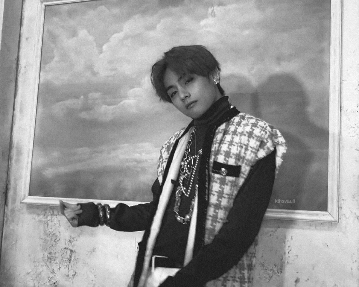 dilfytk's tweet photo. he’s so stunning 
#V https://t.co/bcqxiuqnMZ