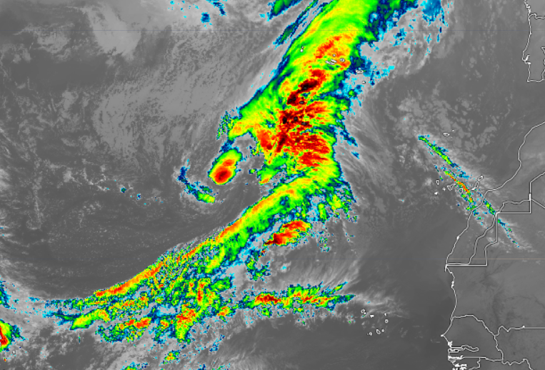 metofficestorms's tweet photo. The area of low pressure in the central North Atlantic has now been designated as Subtropical Storm #Theta - the 29th storm of the season. 2020 now holds the record for the most storms in an Atlantic hurricane season. https://t.co/SlLQD7dwD9