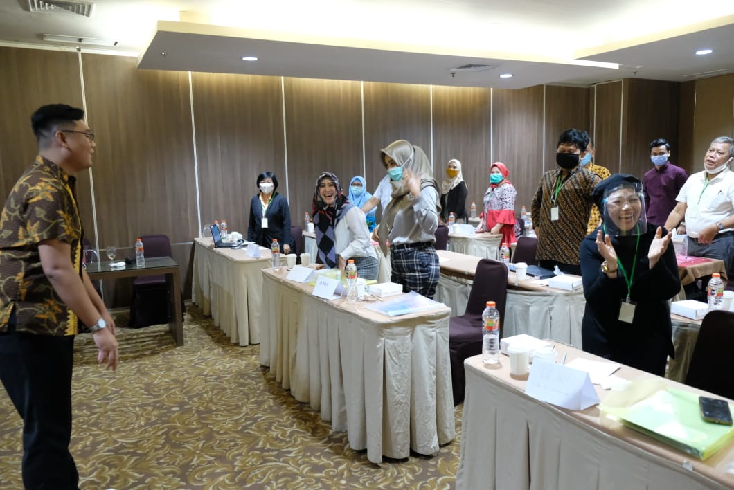 Dinas Tenaga Kerja Kota Depok menggelar kegiatan Bimbingan Teknis Lembaga Pelatihan Kerja di Ruang Yudistira 1 Lantai 2 Hotel Santika Depok, Selasa (10/11/2020)