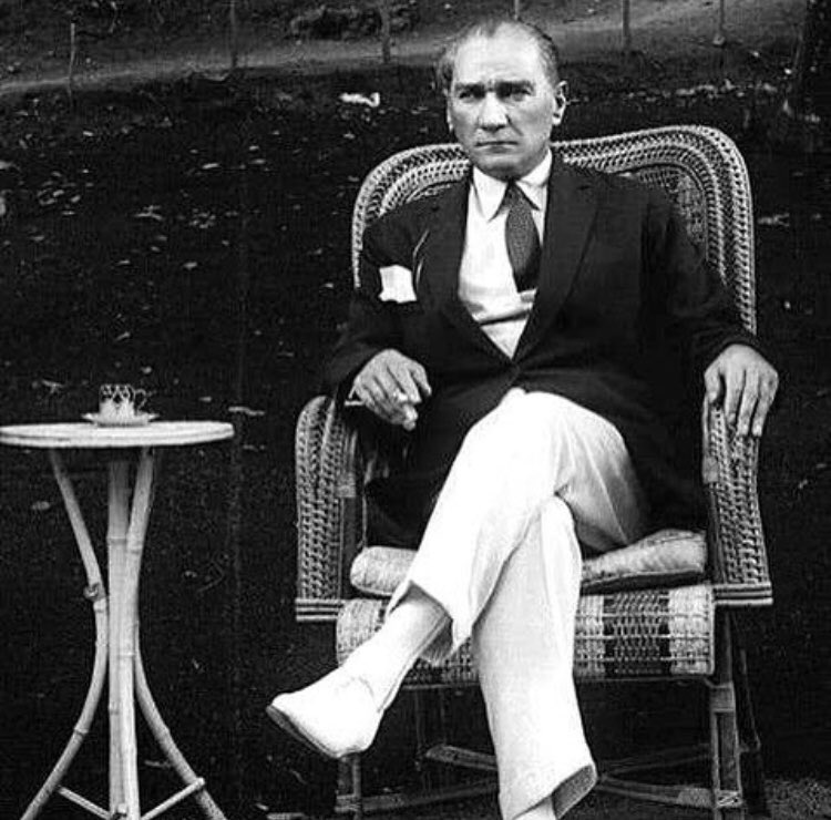 VolumeUpORG's tweet photo. Ulu Önderimiz Gazi Mustafa Kemal Atatürk’ün bedenen aramızdan ayrılışının 82. yıldönümünde saygı, sevgi, minnet ve özlemle anıyoruz. 🙏🏻

Fikirler ölmez, izin silinmez. https://t.co/m03X8PDc8A