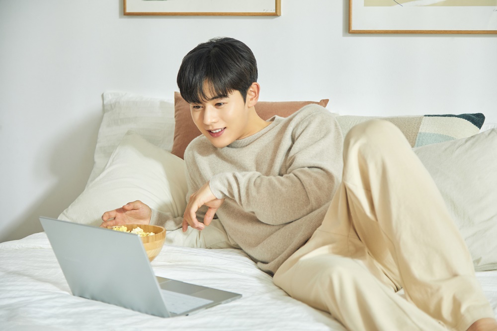 Official_KDJ's tweet photo. 이 비주얼 옳다! '꿀잠 예약'💤
김동준의 #올타(#ALLTA) 광고촬영 비하인드
#네이버포스트 가 업로드 되었습니다😊
#포스트 에 '좋아요❤'와 '댓글💬' 부탁드려요😉
✅ NAVER POST : https://t.co/gPPORhZids
#김동준 #KIMDONGJUN #金桐俊 #桐俊
#ドンジュン #キムドンジュン
#메이저나인 #MAJOR9 https://t.co/PTKukPyaNK