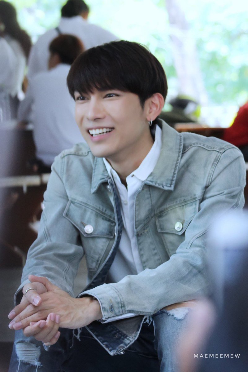 27Pploy's tweet photo. แค่พี่ยิ้ม ก็เป็นกำลังใจให้หนูในทุกๆวันแล้วน๊าา ยิ้มเยอะๆนะงับคนเก่งของหนู 💛❤️ #AlwaysForME https://t.co/oaYfdVVmuw