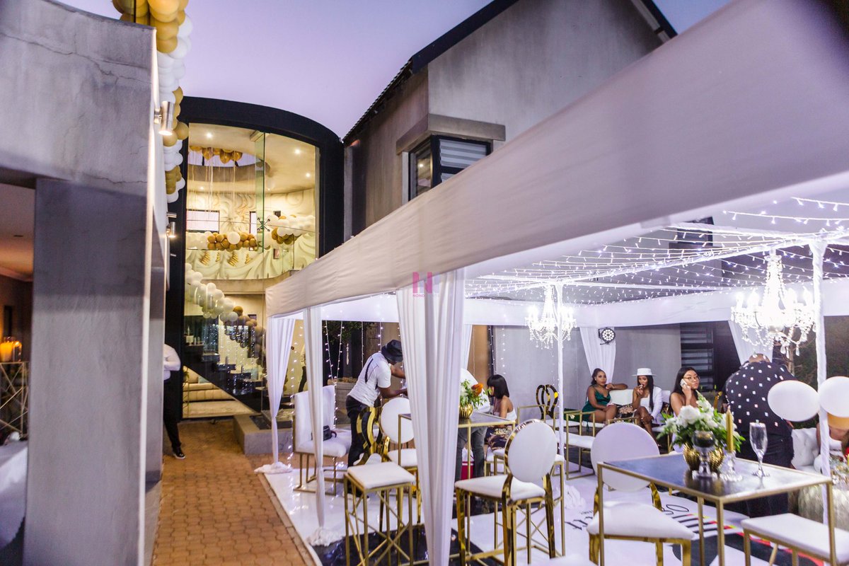 nonoevents's tweet photo. #08Effect
#Juniorโs25thBirthday
#OpenRoofCabanas #OpenRoof DrapedGazebo
#LightingRoofCabanas #LightingRoof DrapedGazebo
#BalloonDeco #Lounge&CocktailSeating
#White&GoldDeco
#NonoEvents https://t.co/KllzlP8Yo0
