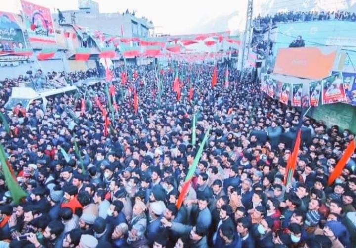 سیف اللہ نیازی۔امین گنڈا پور۔مراد سعید اور زولفی بخاری گلگت میں الگ الگ مریم لونڈی کی منجھی ٹھوک رہے 🤓