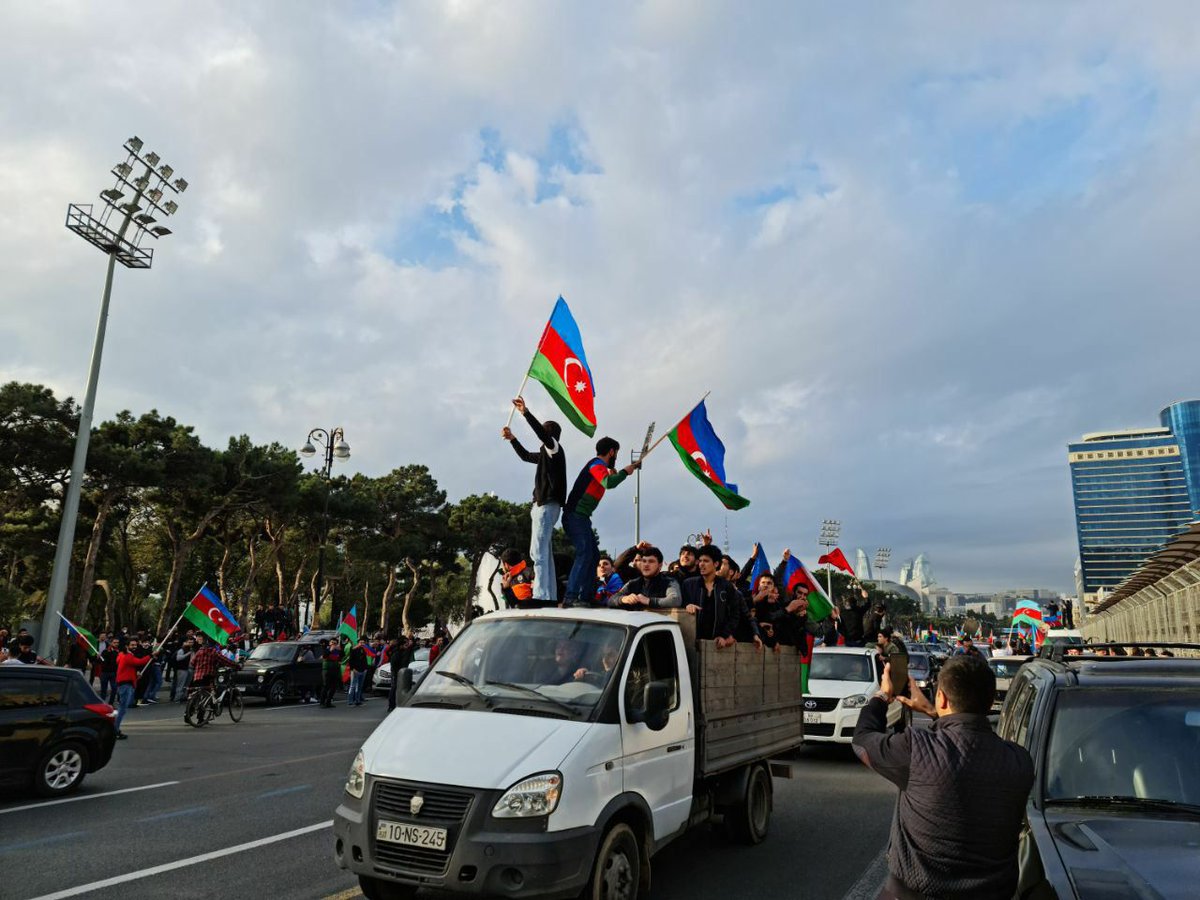 F_ibrahimsoy12's tweet photo. Biz qalib gəldik.30 illik həsrətimizə son...🇦🇿
Səbir etdik,susmadıq!
Gözlədik,vaz keçmədik! 
Bir gün haqqın qələbə çalmasından bir an belə şübhə duymadıq.Qələbən mübarək,Azərbaycan!
#KarabakhisAzerbajian https://t.co/5qthibv7mj
